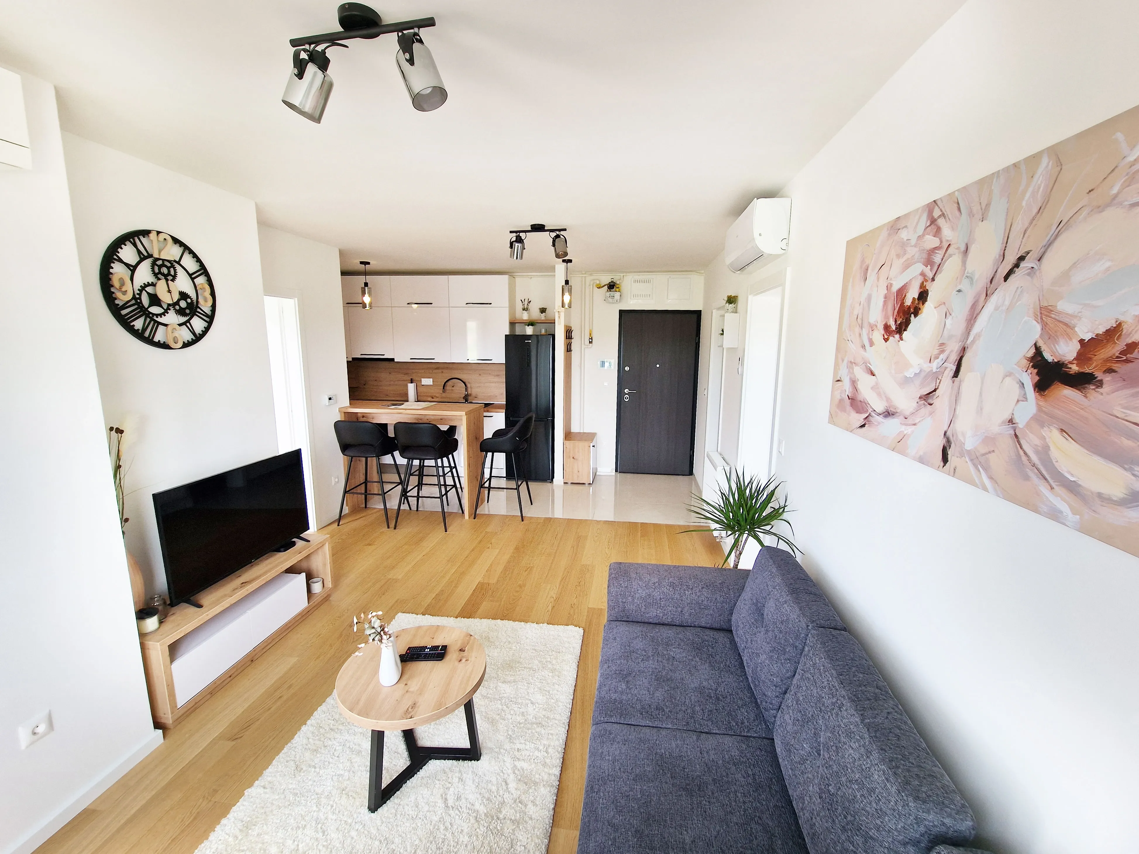 Queen Apartment Karlovac — 20240525_112818 novo