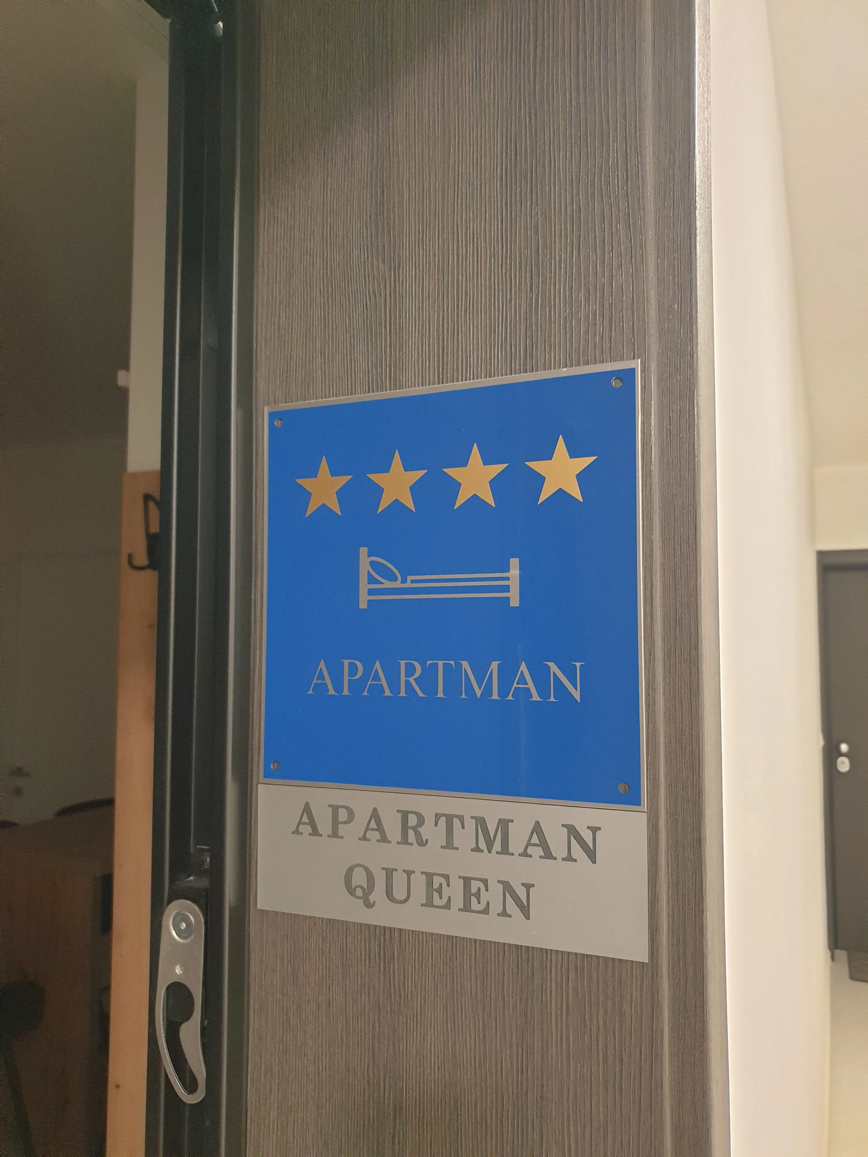 Queen Apartment Karlovac — 4 stars